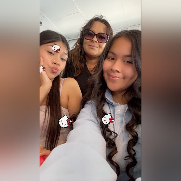 Meet your Posher, Anayeli - Picture 7 of 12